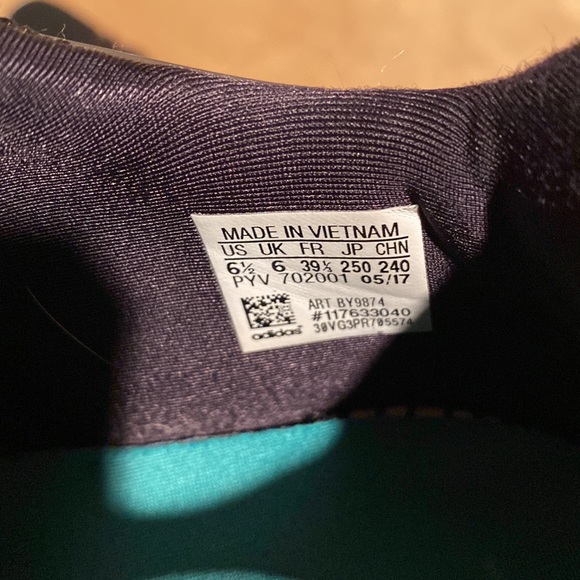 Adidas Athletic shoes - Picture 6 of 9